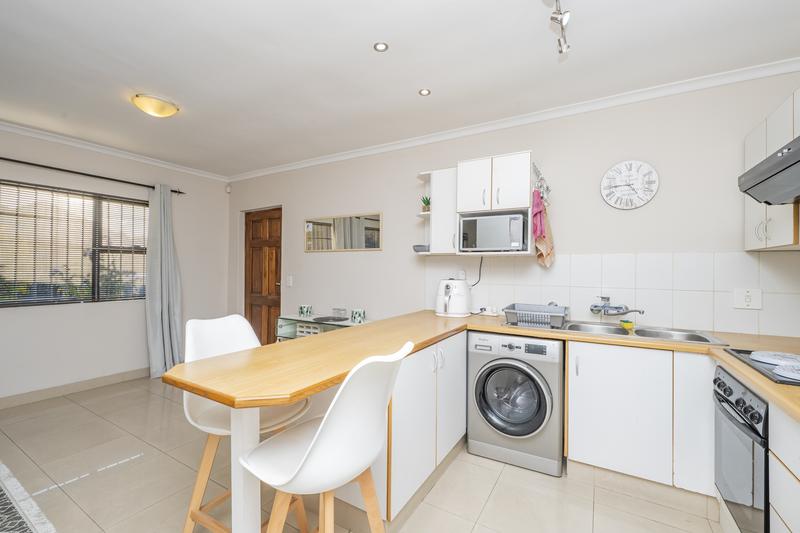 To Let 2 Bedroom Property for Rent in Protea Heights Western Cape